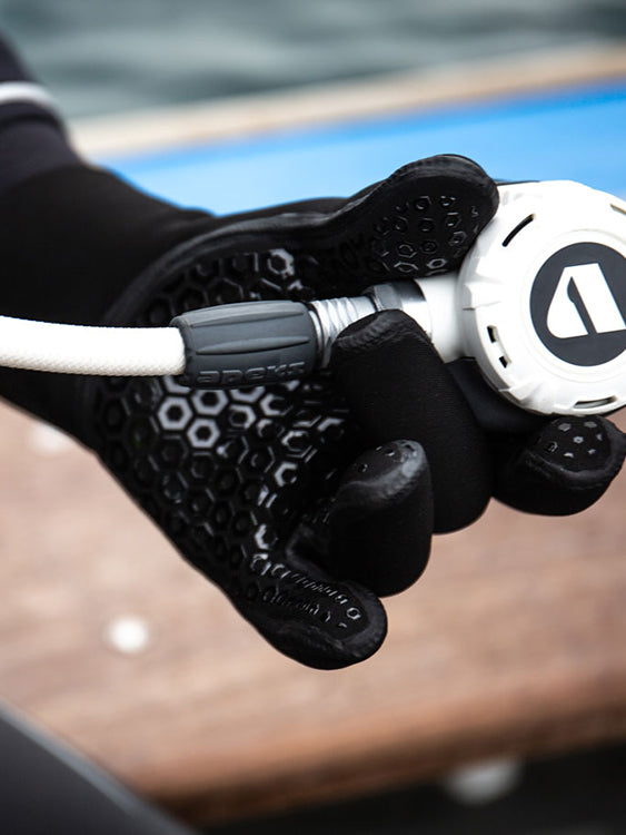 fourth element handschuhe Fourth Element 3mm Neoprene Gloves ($89)