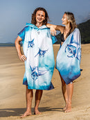 Ocean Armour Manta Poncho Lifestyle Beach Pair Front