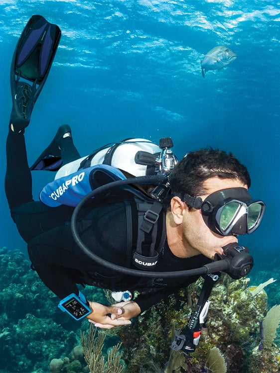 Scubapro Navigator Light Travel BCD Lifestyle